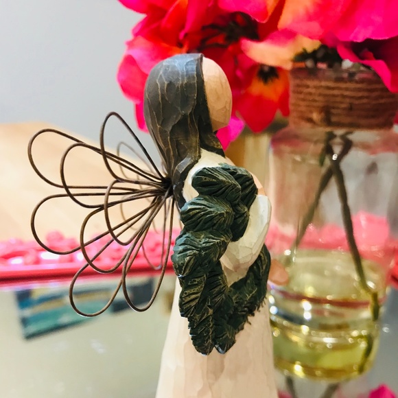 SOLD🆕Willow Tree "Angel of Winter" Figurine - Picture 3 of 5